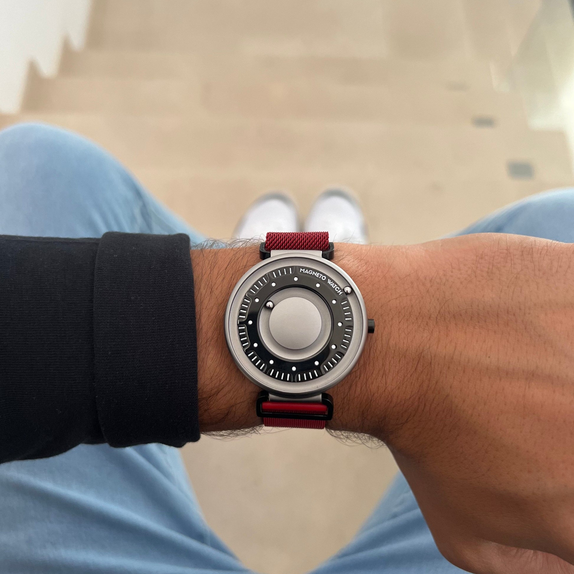 Magneto Watch - Primus Titan Maschenarmband Rot - Lifestyle